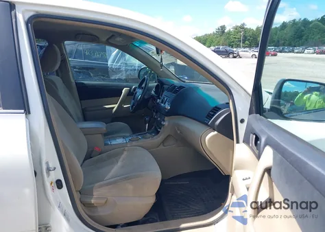 2011 Toyota Highlander Base V6 from USA, damaged, VIN 5TDBK3EH6BS071397